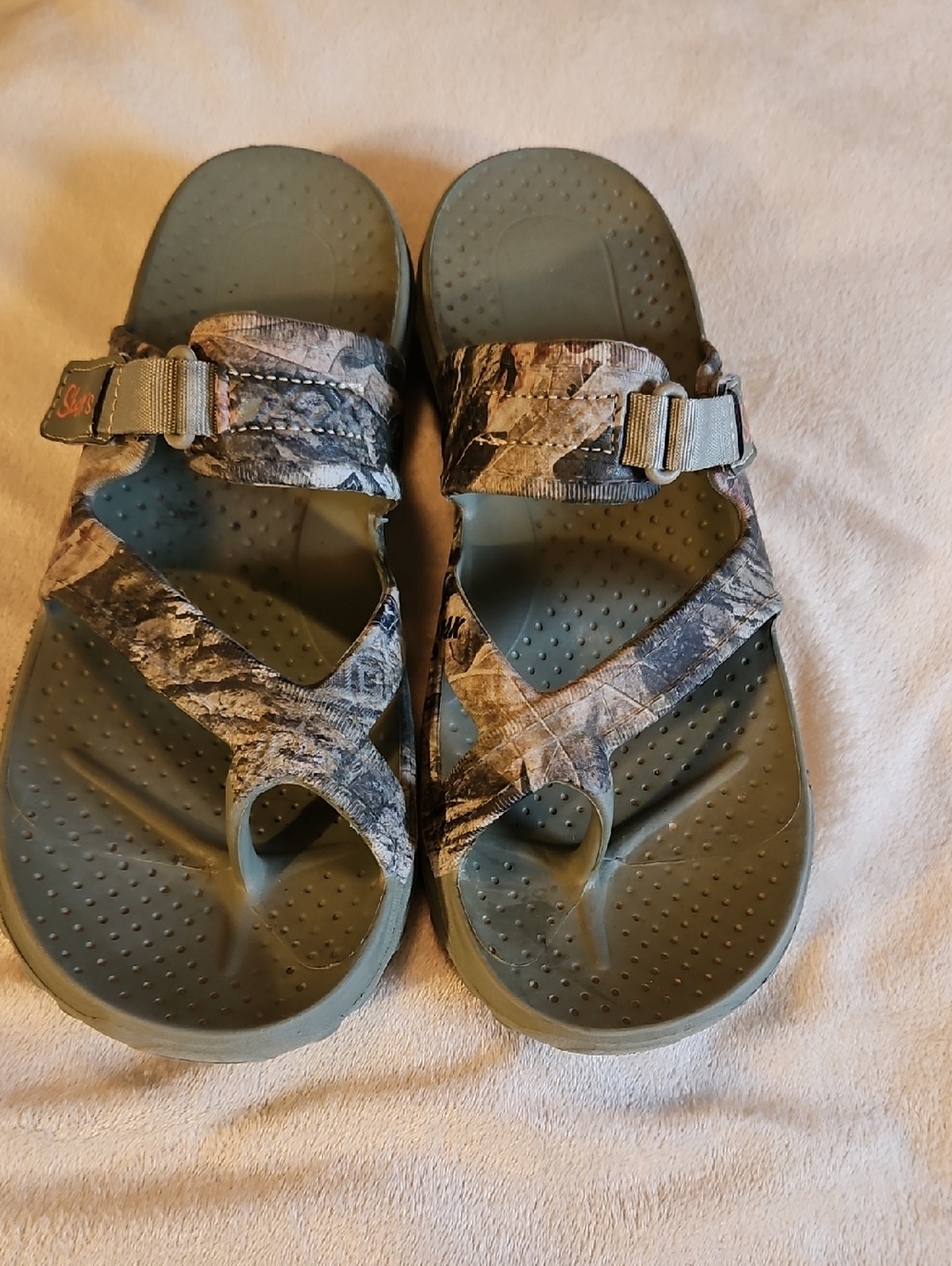 Skechers Olive Green Camo Strap Toe Sandals